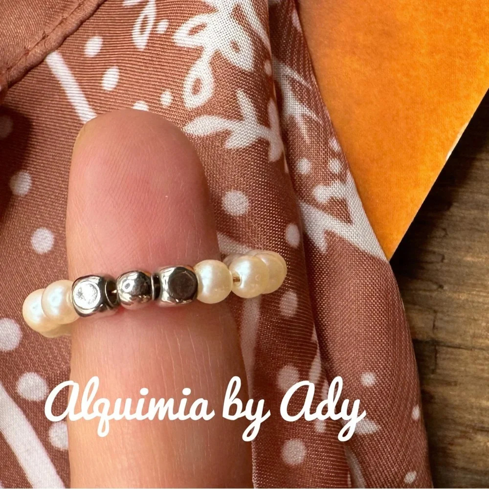 EVERYDAY LUXE + CUTE + pearl beaded dainty handmade ring band